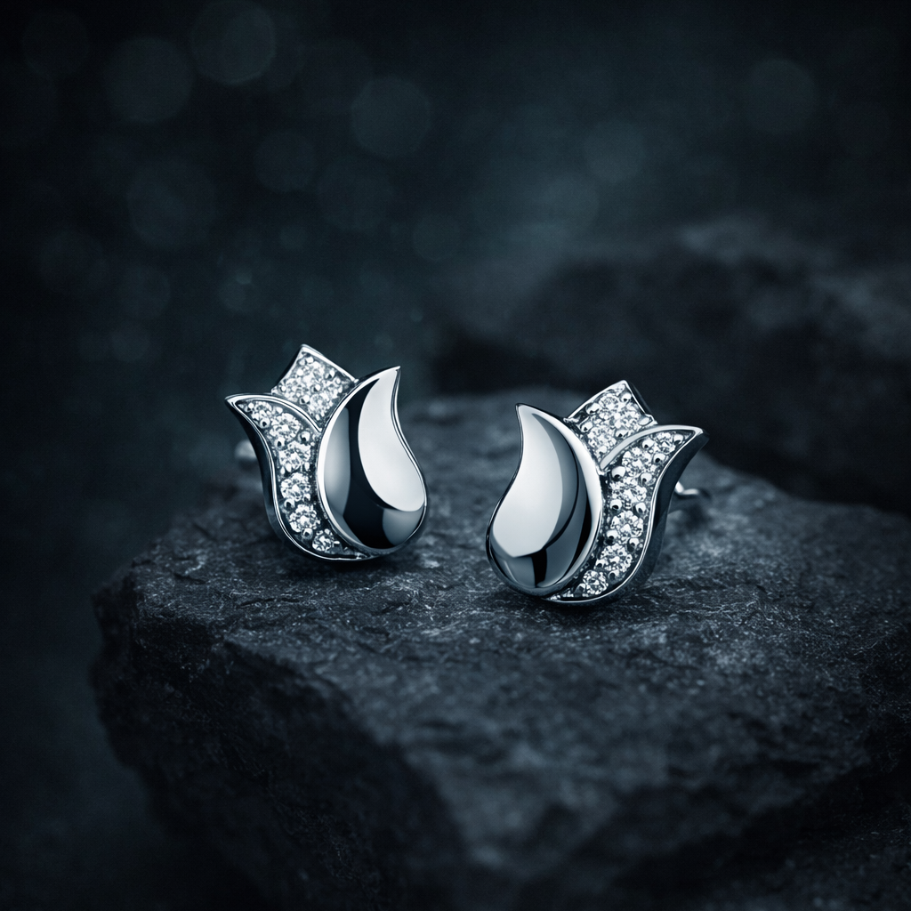 Dutch Rose Elegant Stud | Silver 925 | Rhodium Polish