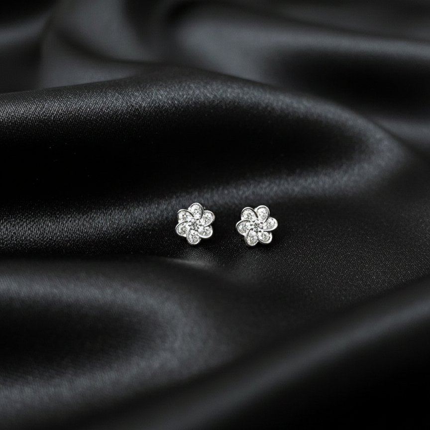 Graceful Lily Stud | Silver 925 | Rhodium Polish